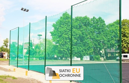   SiatkiOchronne.eu - Siatka do zabezpieczania boiska typu Orlik 