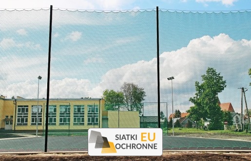   SiatkiOchronne.eu - Siatka zabezpieczająca na boisko typu orlik 