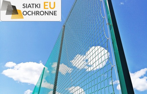 Siatekowe zabezpieczenia na boisko — idealne dla piłkarzy chroniące przed uciekającymi piłkami SiatkiOchronne.eu - Siatekowe zabezpieczenia na boisko — idealne dla piłkarzy chroniące przed uciekającymi piłkami