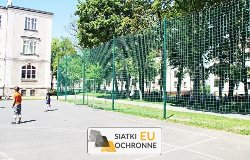   SiatkiOchronne.eu - Sznurkowe siatki piłkarskie do montażu na ogrodzeniu boiska 