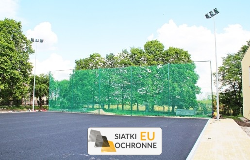   SiatkiOchronne.eu - Siatka sznurkowa — idealna do ogrodzenia boiska piłkarskiego 