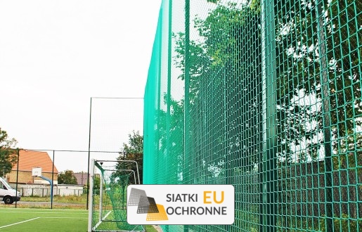 Bezpieczna siatka chroniąca przed uciekającą piłką SiatkiOchronne.eu - Bezpieczna siatka chroniąca przed uciekającą piłką