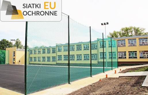   SiatkiOchronne.eu - Solidny Piłkochwyt o wysokości 6m z siatką 4,5x4,5cm o grubości 4mm 