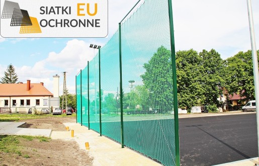   SiatkiOchronne.eu - Piłkochwyt o wysokości 6m, kompletny ze słupami i siatką o wymiarze 4,5x4,5cm oraz grubości 3mm 