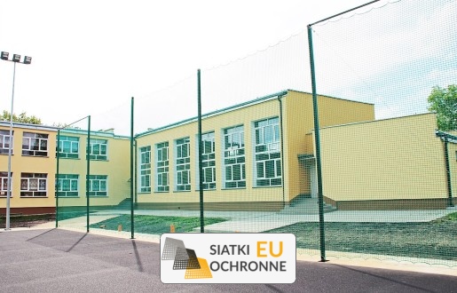   SiatkiOchronne.eu - Piłkochwyty 6m wys. z słupami i siatką 10x10cm o grubości 4mm Wysokość piłkochwytów 6m 