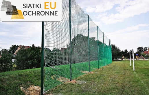 Piłkochwyt 5m - 5-metrowe zestawienie z siatką 8x8cm i słupami, gruba 5mm SiatkiOchronne.eu - Piłkochwyt 5m - 5-metrowe zestawienie z siatką 8x8cm i słupami, gruba 5mm