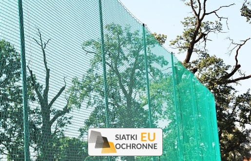   SiatkiOchronne.eu - Siatka ochronna do piłkochwytów wysokości 4 metry 