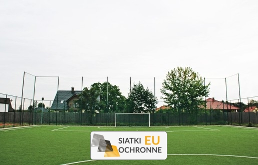   SiatkiOchronne.eu - Siatka do piłkochwytów – trwała i solidna, idealna dla szkolnych boisk 