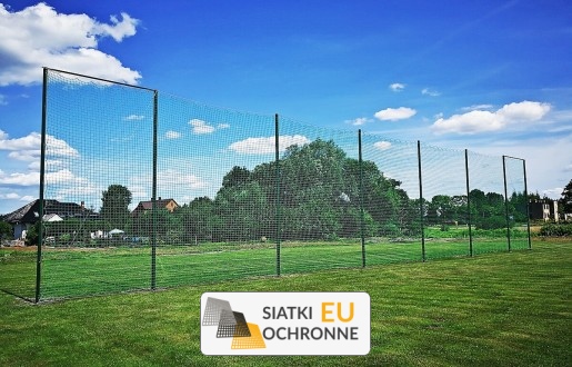   SiatkiOchronne.eu - Piłkochwyt 5m wysokości Siatka oczko 4,5x4,5cm Grubość siatki 4mm 
