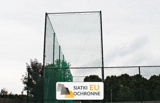   SiatkiOchronne.eu - Siatka na piłkochwyt   Wieszana siatka na piłkochwyt 