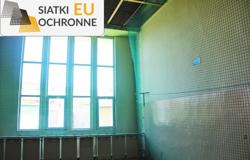   SiatkiOchronne.eu - Zabezpieczające szyby siatki na okna do hali sportowej 