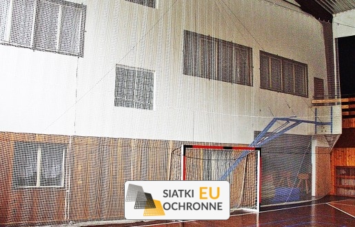   SiatkiOchronne.eu - Piłkołapy wewnątrz hali - mocne zabezpieczenie 