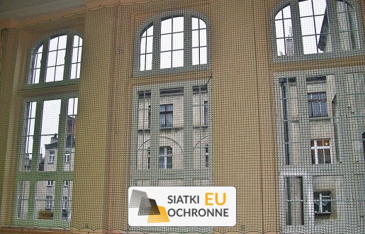   SiatkiOchronne.eu - Siatki na sufit do hali sportowej   Zabezpieczenie siatką sufitu w halach sportowych 