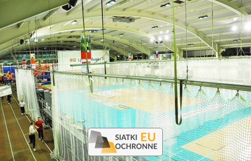   SiatkiOchronne.eu - Ochrona sufitu w hali sportowej za pomocą siatki sznurkowej 
