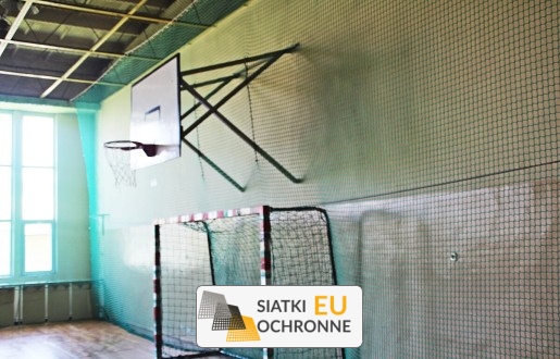   SiatkiOchronne.eu - Zabezpieczenie na hale sportowe z siatki   Osłona z siatki w hali sportowej 